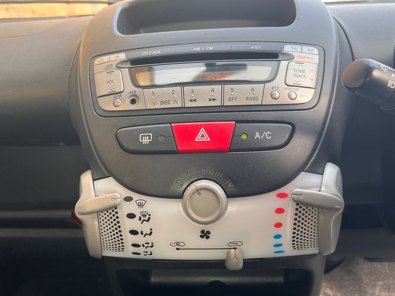 Used Citroen C1 2012 for sale - 76668323: Photo 28