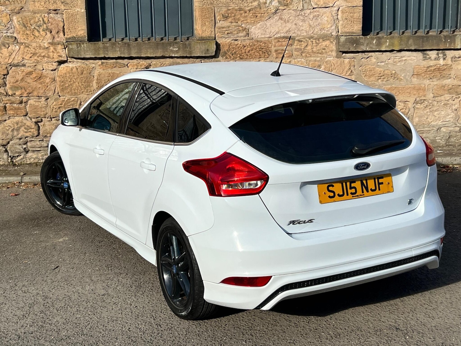 Used Ford Focus 2015 for sale - 76372601: Photo 12