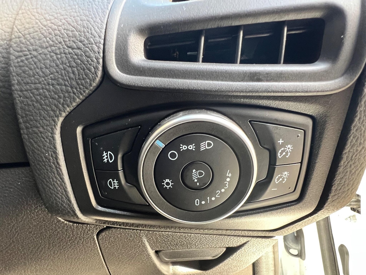 Used Ford Focus 2015 for sale - 76372601: Photo 40