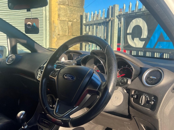 Used Ford Fiesta 2017 for sale - 76229352: Photo 9