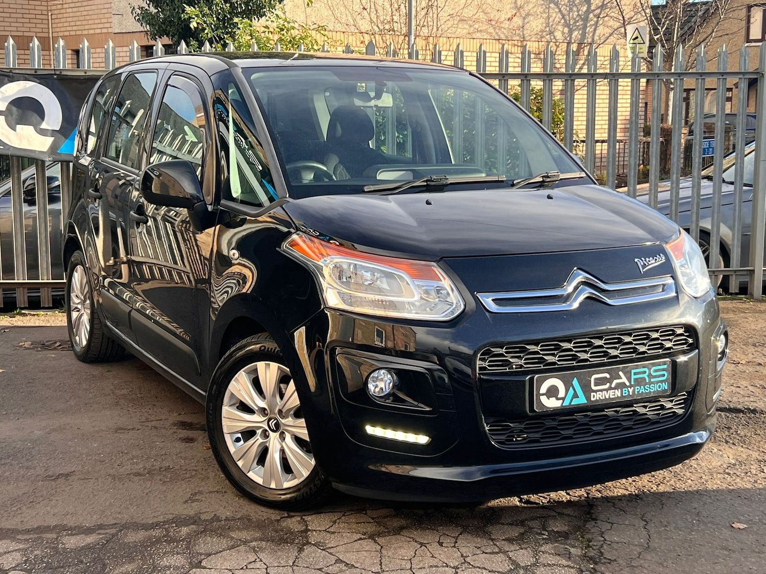 Used Citroen C3 Picasso 2013 for sale - 76661197: Photo 2