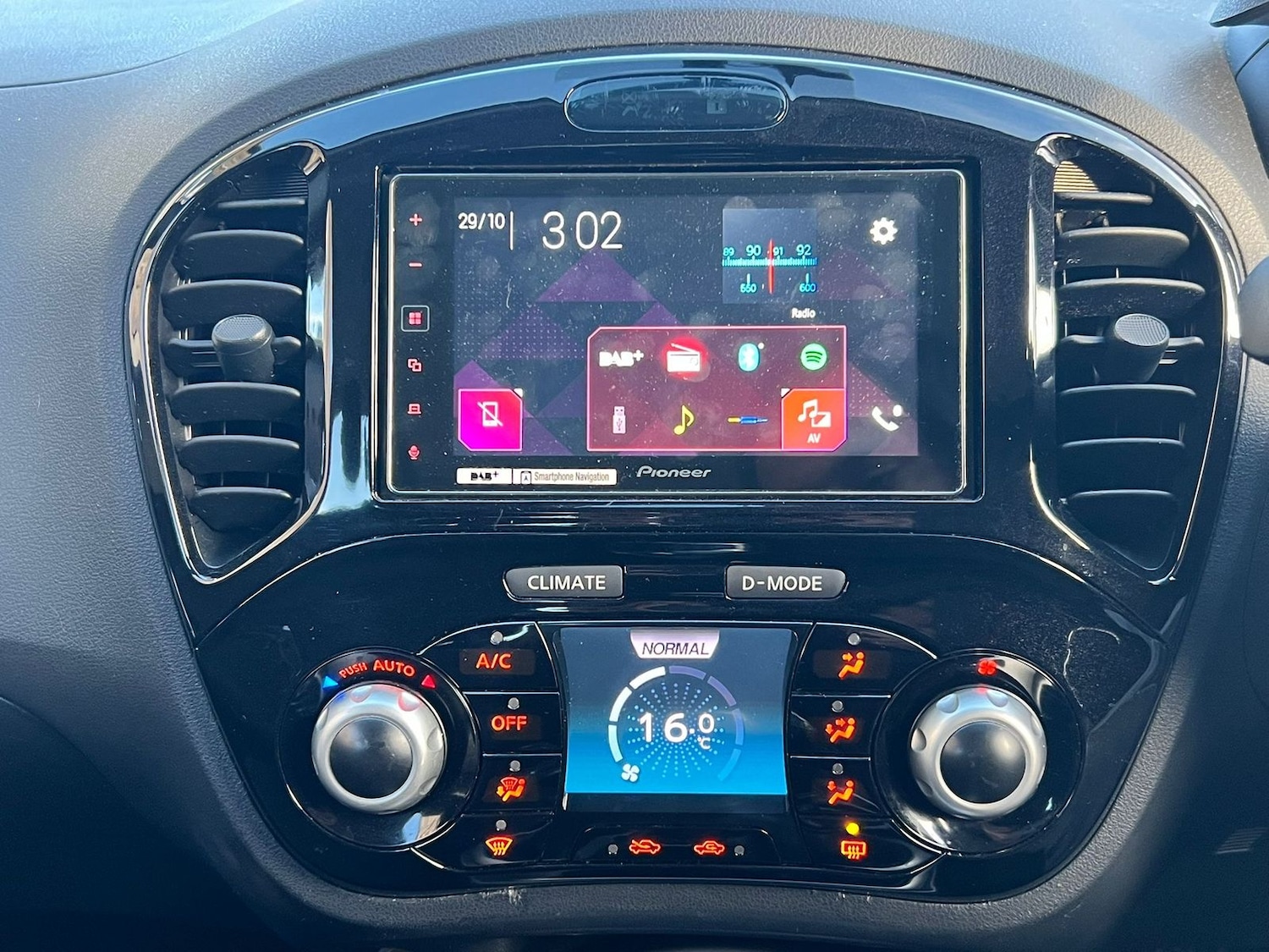 Used Nissan Juke 2014 for sale - 76410448: Photo 10