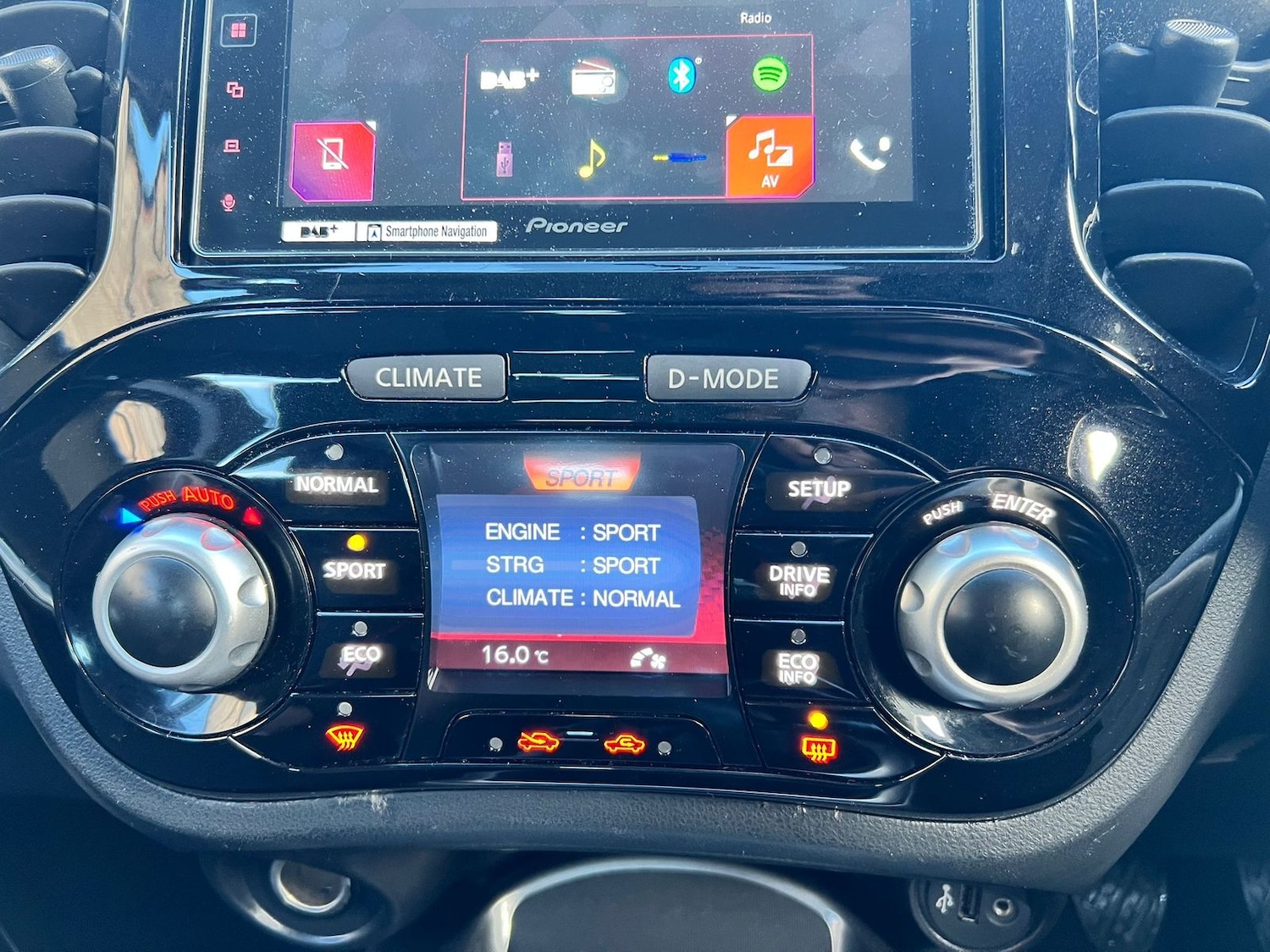 Used Nissan Juke 2014 for sale - 76410448: Photo 44