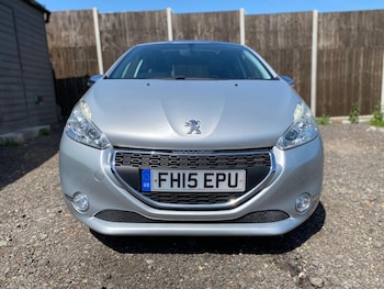 Used Peugeot 208 2015 for sale - 79146687: Photo