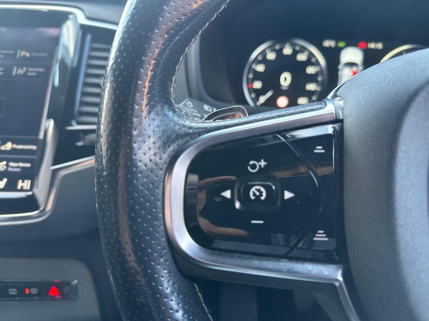 Used Volvo XC90 2015 for sale - 76752634: Photo 40