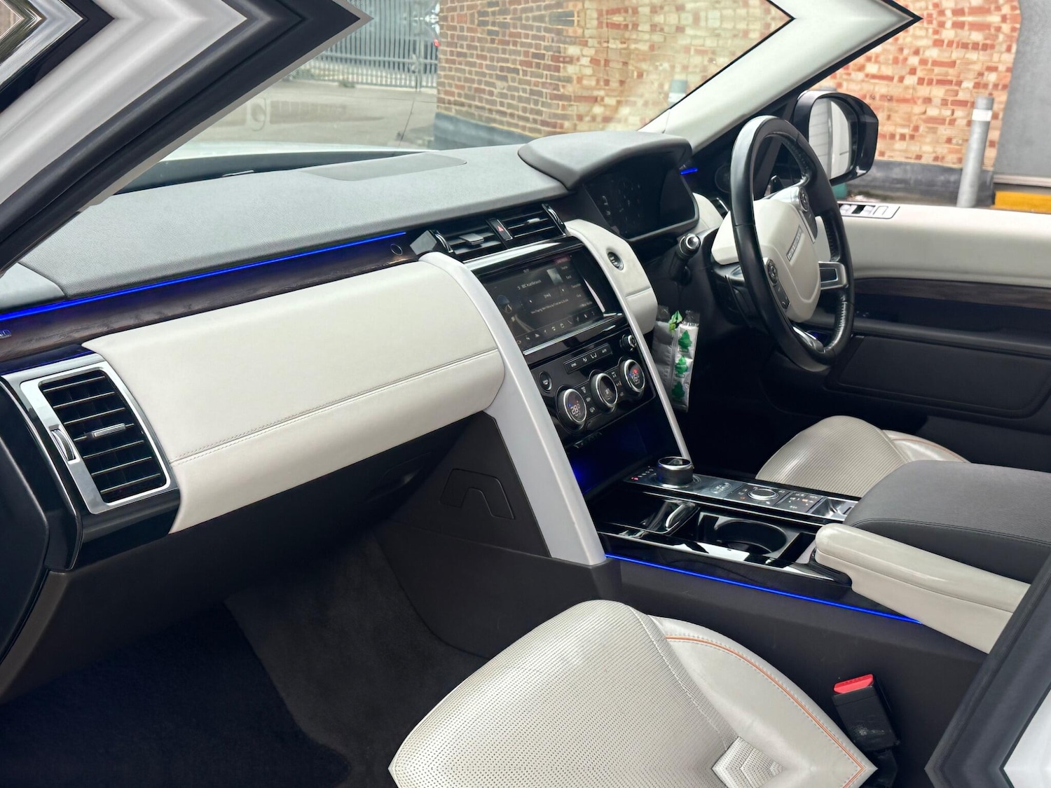 Used Land Rover Discovery 2018 for sale - 76071723: Photo 15