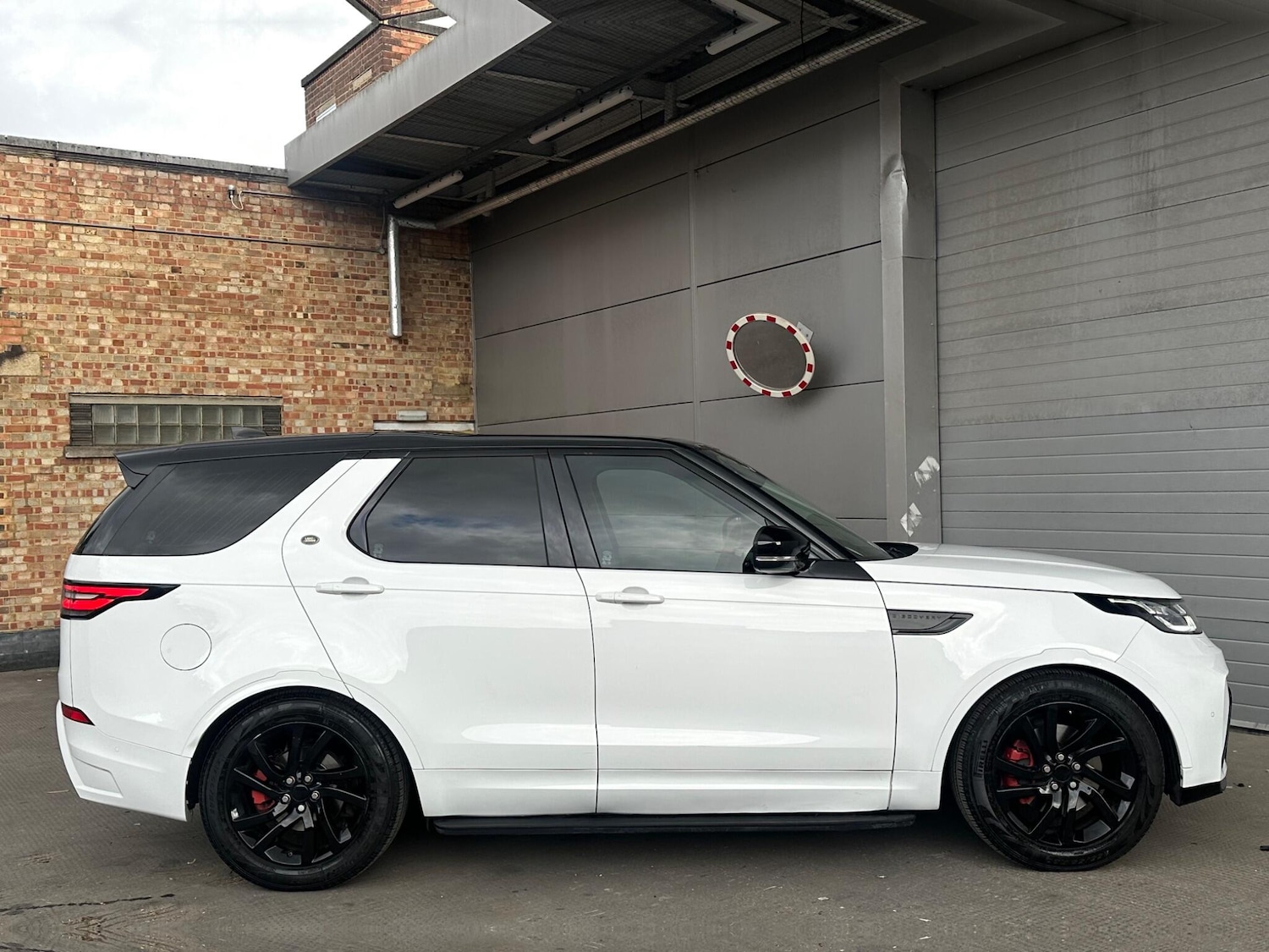 Used Land Rover Discovery 2018 for sale - 76071723: Photo 32