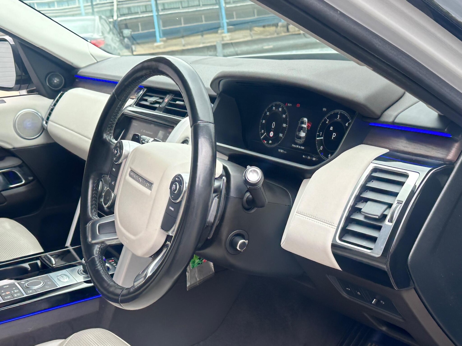 Used Land Rover Discovery 2018 for sale - 76071723: Photo 33