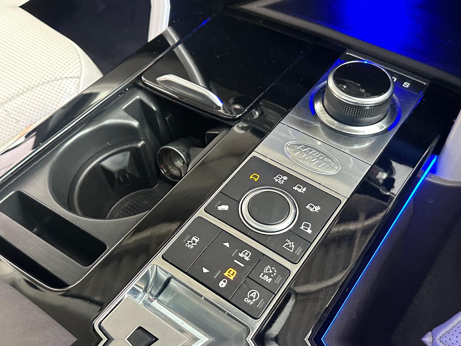 Used Land Rover Discovery 2018 for sale - 76071723: Photo 4