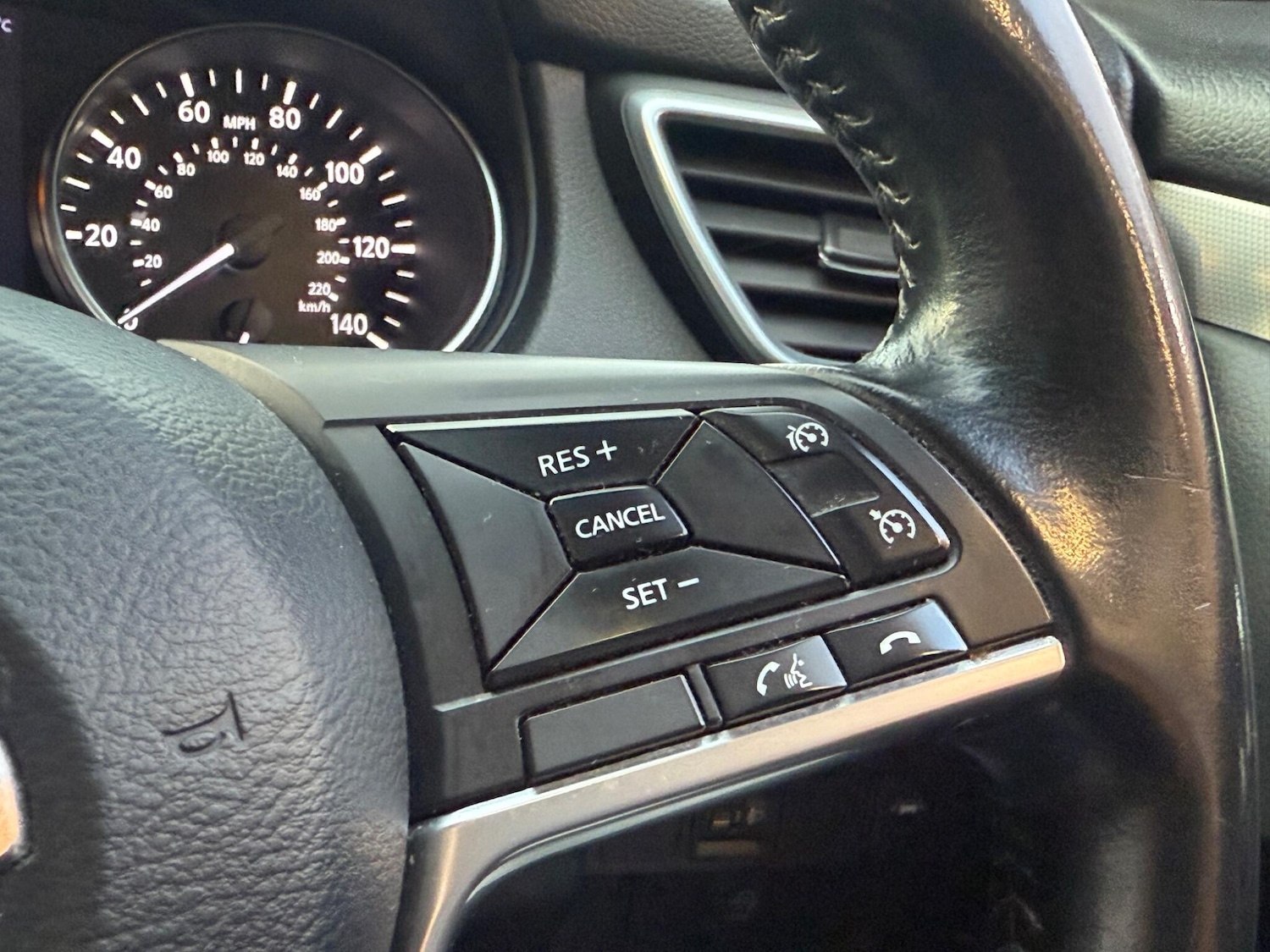 Used Nissan Qashqai 2017 for sale - 77892585: Photo 28