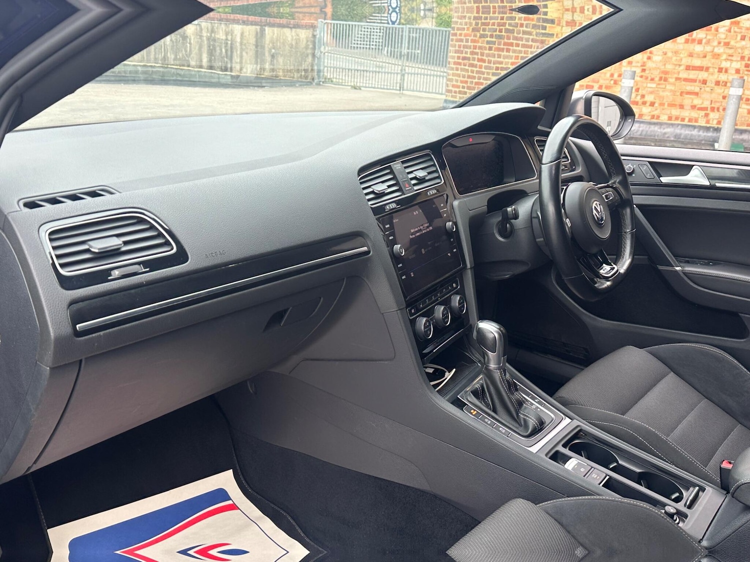 Used Volkswagen Golf 2018 for sale - 76214805: Photo 8