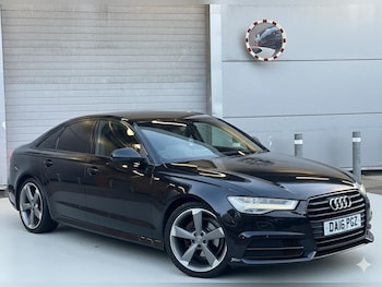 2016 (16) - 2.0 TDI Ultra Black Edition 4dr S Tronic