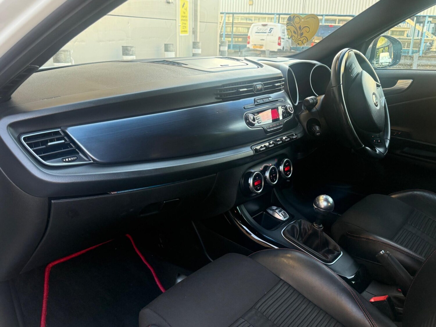 Used Alfa Romeo Giulietta 2012 for sale - 77442187: Photo 25