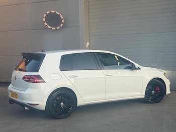 Used Volkswagen Golf 2016 for sale - 78689567: Photo