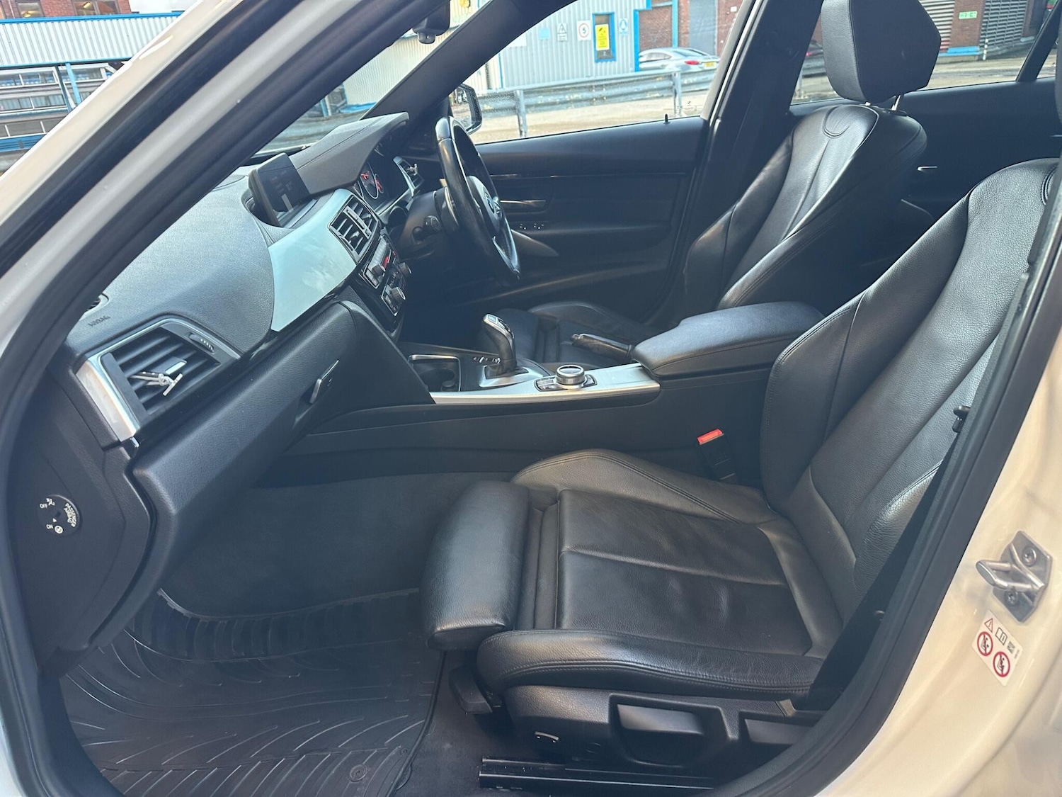 Used BMW 3 Series 2017 for sale - 76913003: Photo 23