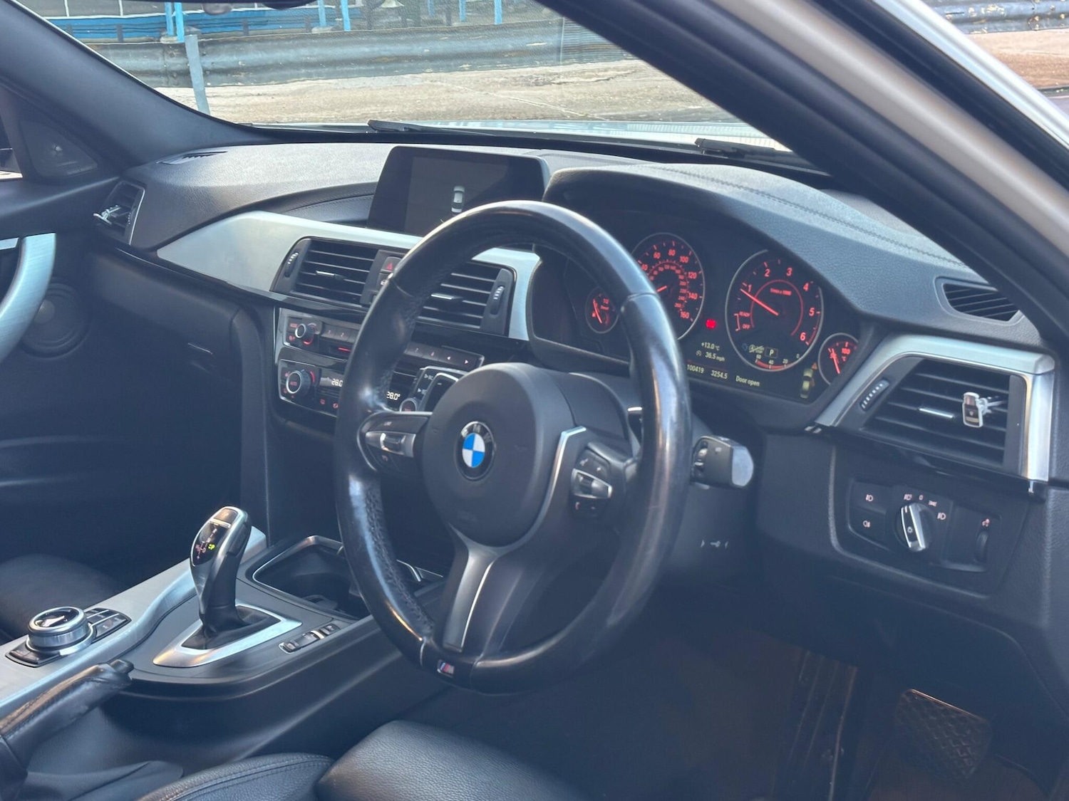 Used BMW 3 Series 2017 for sale - 76913003: Photo 3