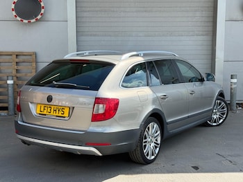 Used Skoda Superb 2013 for sale - 78982106: Photo