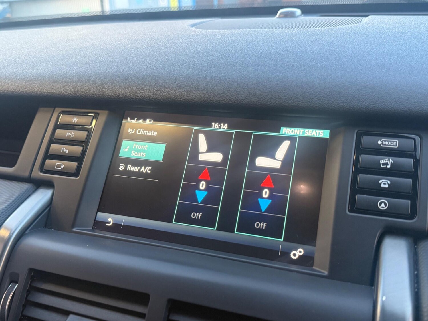 Used Land Rover Discovery Sport 2018 for sale - 77442190: Photo 31