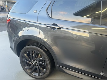 Used Land Rover Discovery Sport 2018 for sale - 77442190: Photo