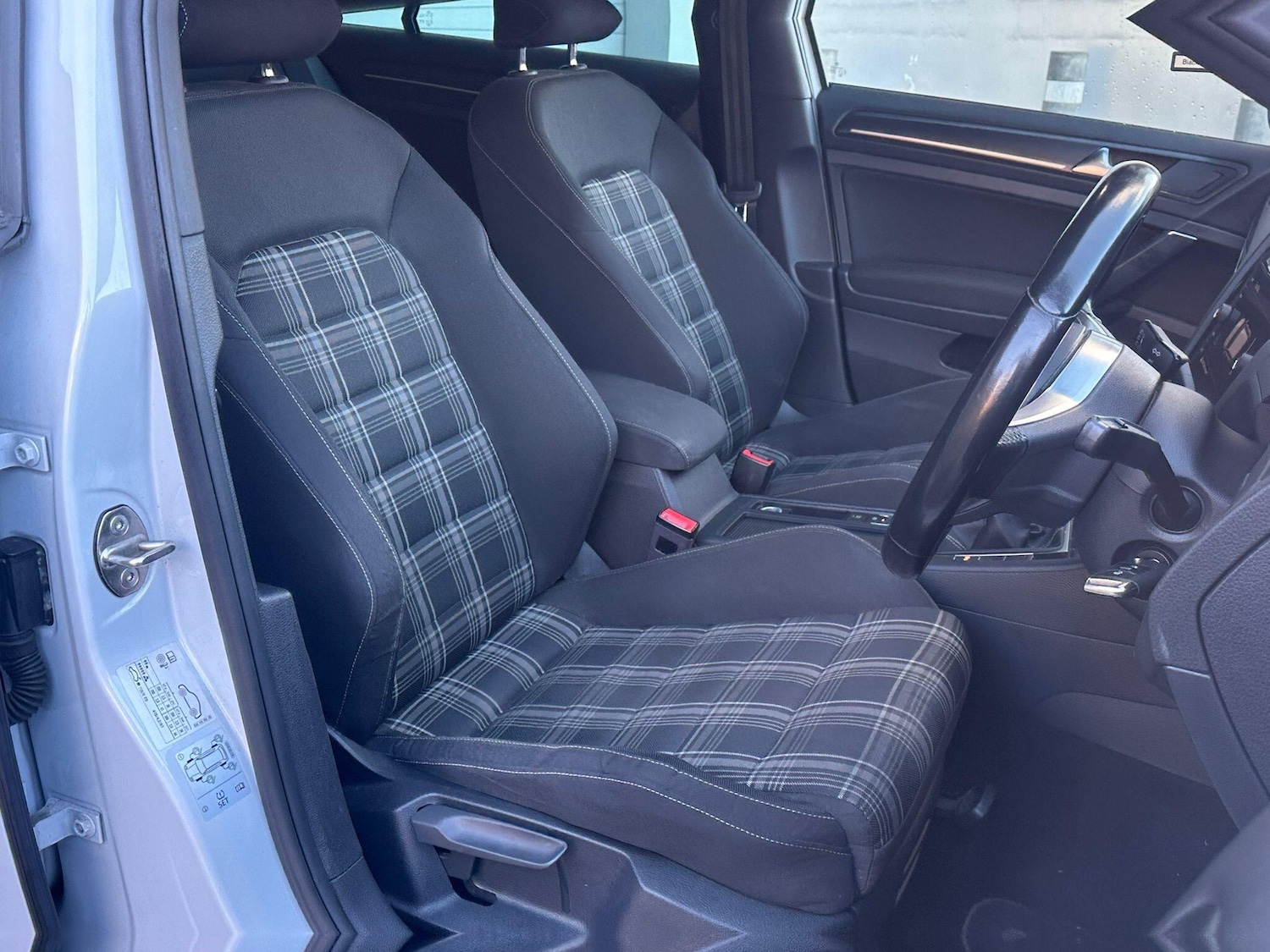 Used Volkswagen Golf 2017 for sale - 77040586: Photo 23