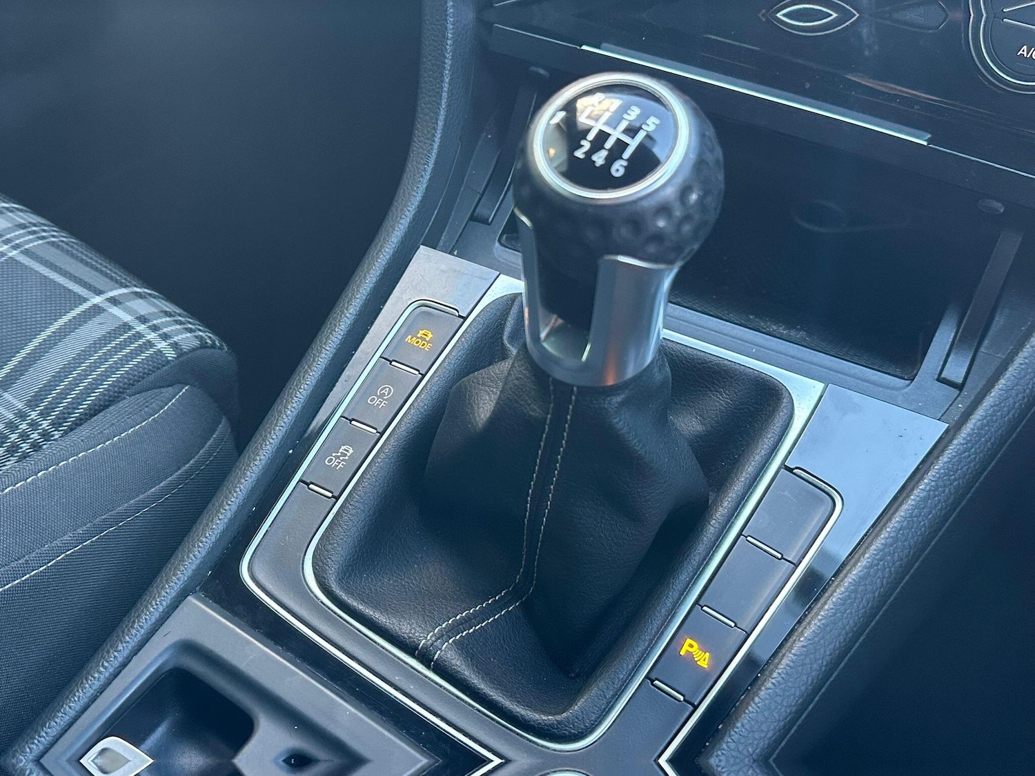 Used Volkswagen Golf 2017 for sale - 77040586: Photo 27