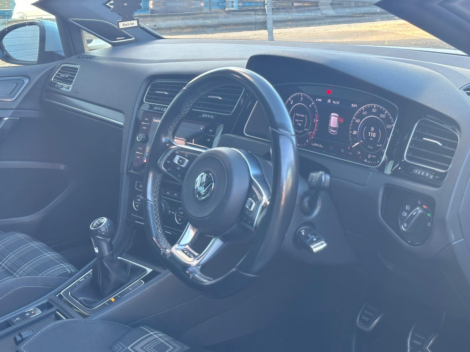 Used Volkswagen Golf 2017 for sale - 77040586: Photo 3