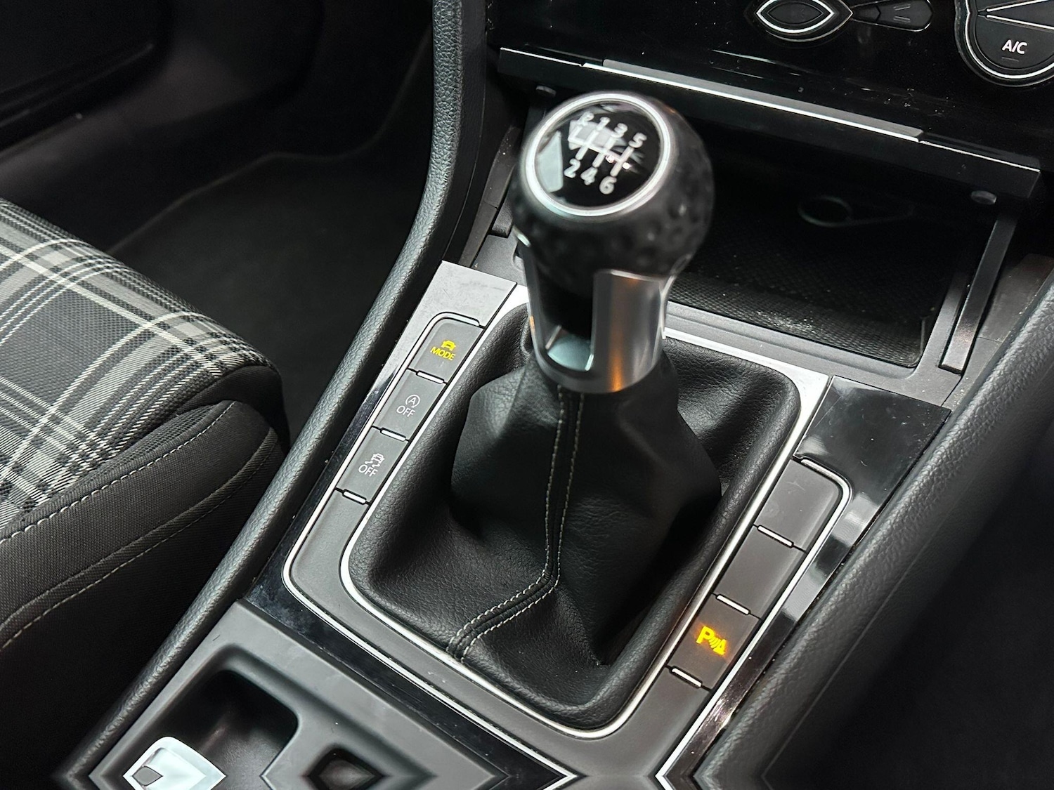 Used Volkswagen Golf 2017 for sale - 77040586: Photo 34