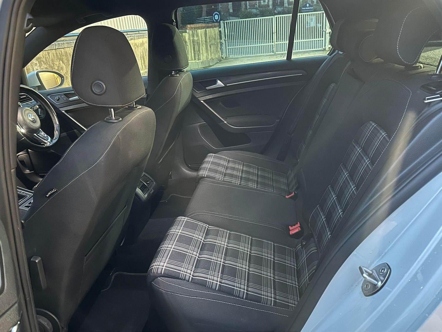 Used Volkswagen Golf 2017 for sale - 77040586: Photo 9