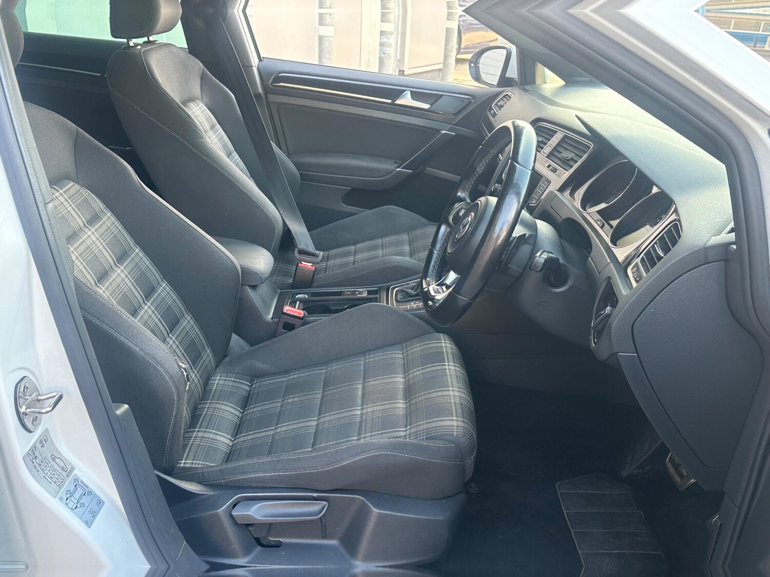 Used Volkswagen Golf 2017 for sale - 76247106: Photo 18