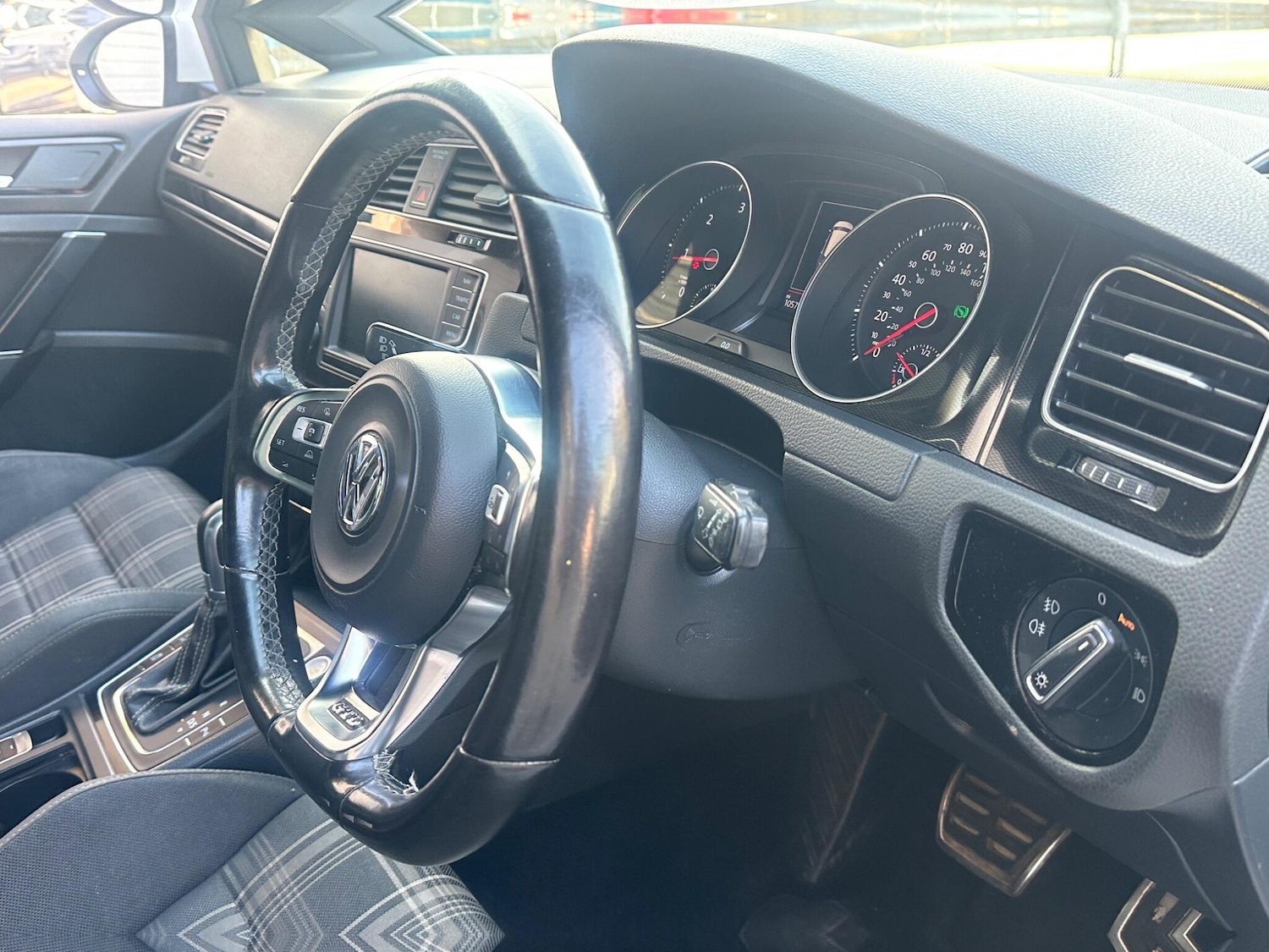 Used Volkswagen Golf 2017 for sale - 76247106: Photo 27