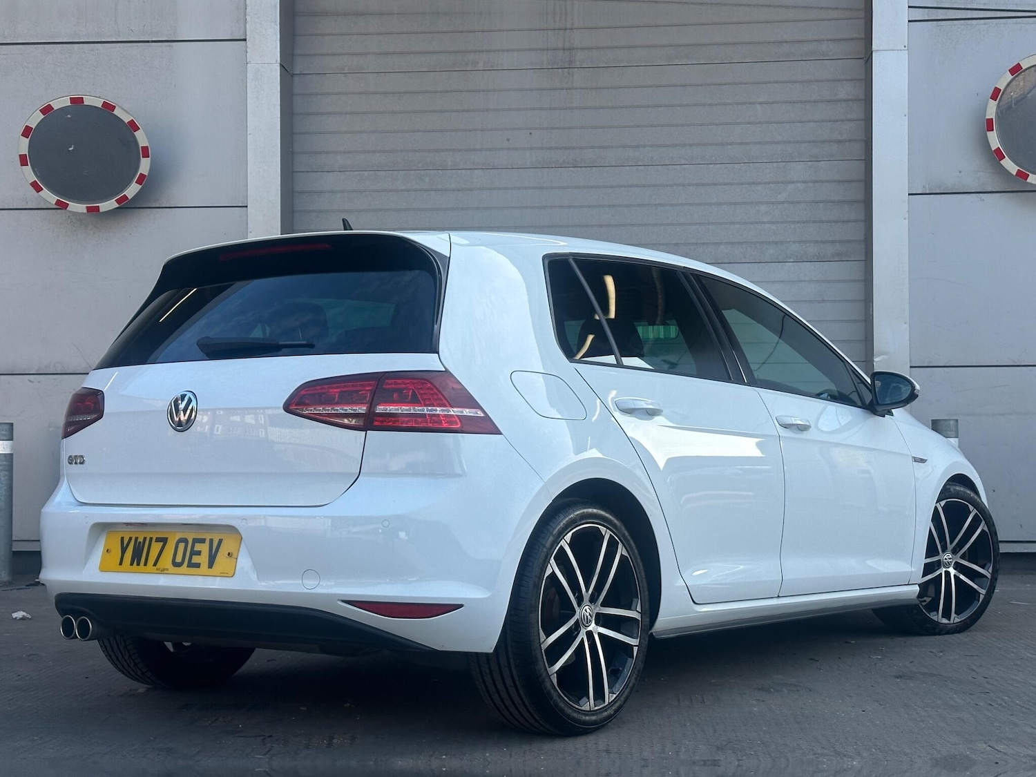 Used Volkswagen Golf 2017 for sale - 76247106: Photo 5