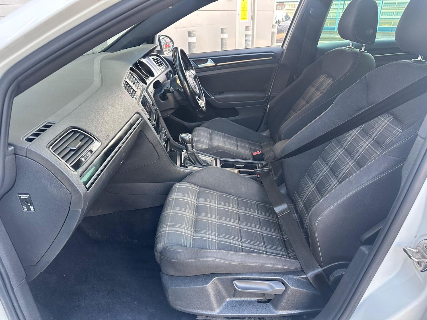 Used Volkswagen Golf 2017 for sale - 76247106: Photo 8