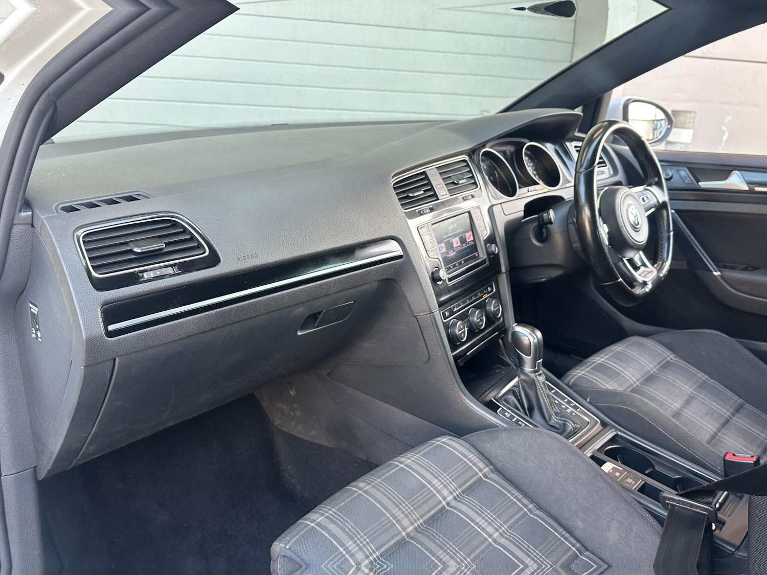 Used Volkswagen Golf 2017 for sale - 76247106: Photo 9
