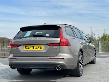 Used Volvo V60 2020 for sale - 75810252: Photo