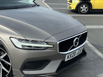 Used Volvo V60 2020 for sale - 75810252: Photo