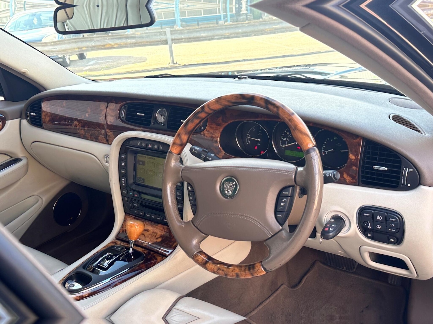 Used Jaguar XJ 2006 for sale - 76137788: Photo 11