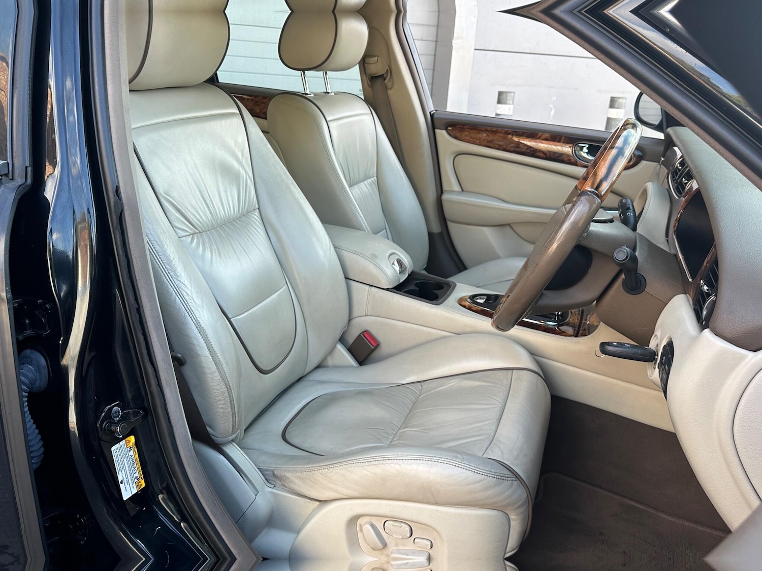 Used Jaguar XJ 2006 for sale - 76137788: Photo 24