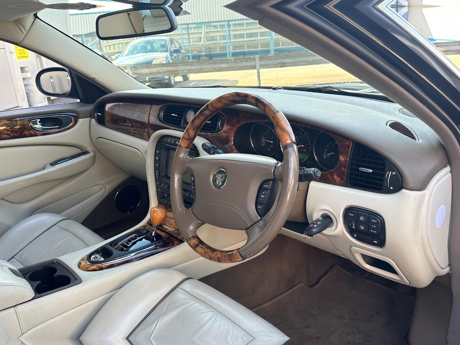 Used Jaguar XJ 2006 for sale - 76137788: Photo 3