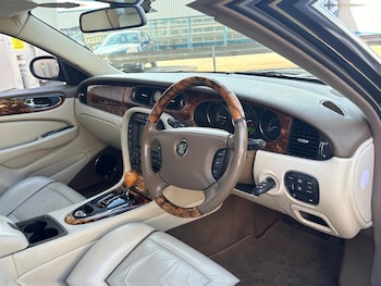 Used Jaguar XJ 2006 for sale - 76137788: Photo 3