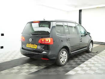 Used Volkswagen Touran 2010 for sale - 78676299: Photo