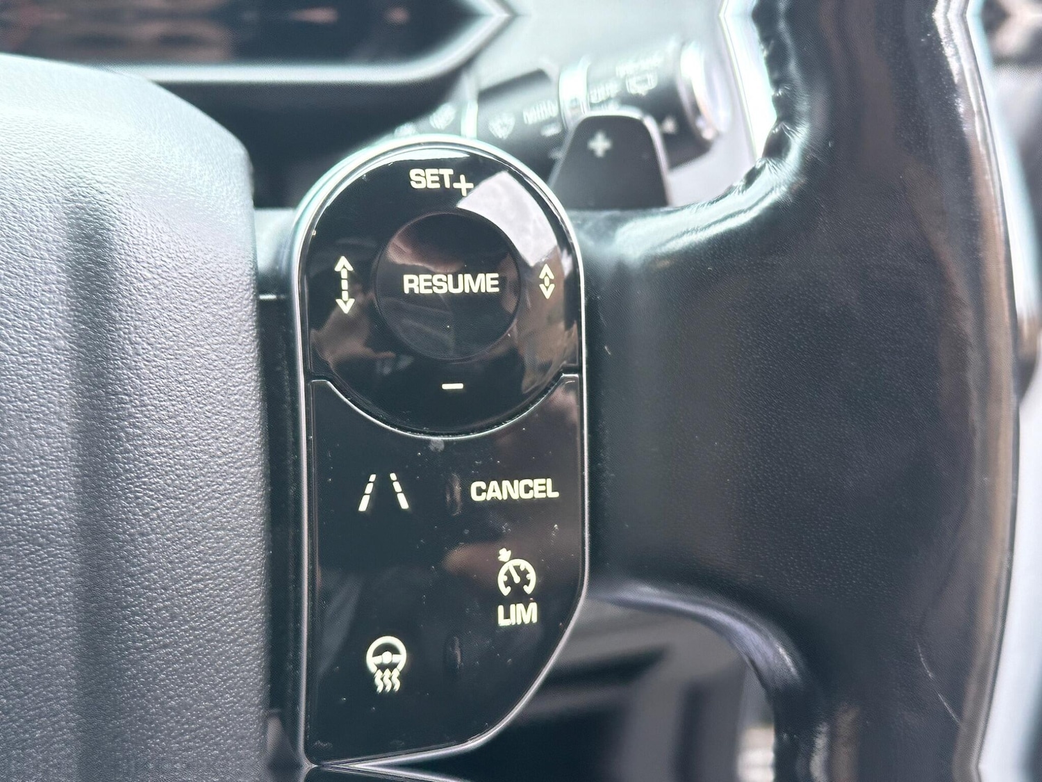 Used Land Rover Discovery 2018 for sale - 76743017: Photo 15