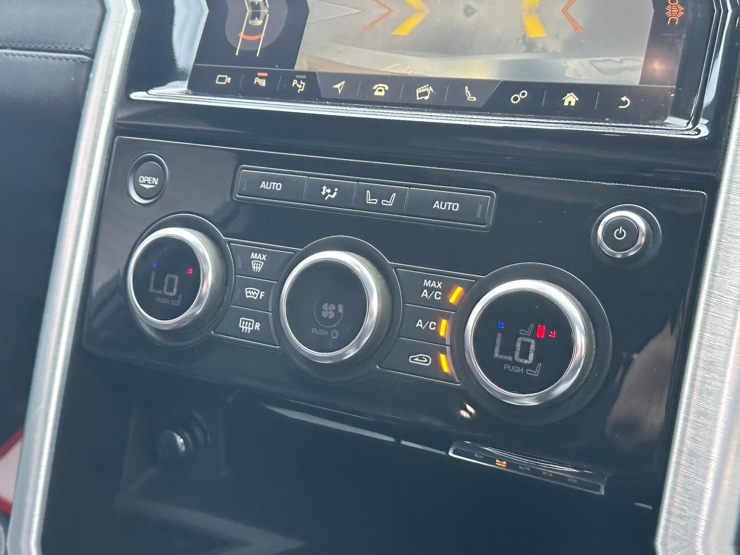 Used Land Rover Discovery 2018 for sale - 76743017: Photo 22