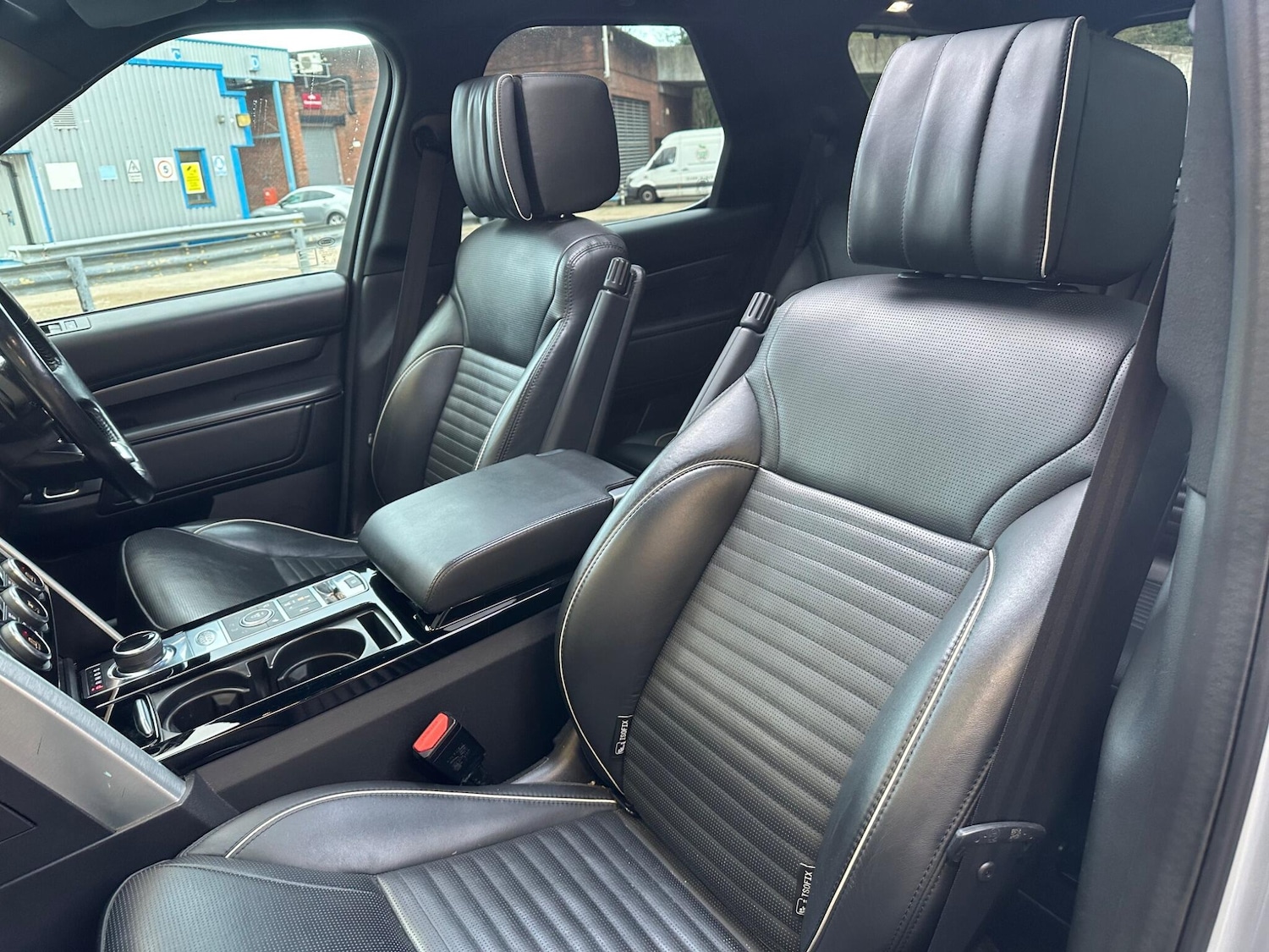 Used Land Rover Discovery 2018 for sale - 76743017: Photo 27