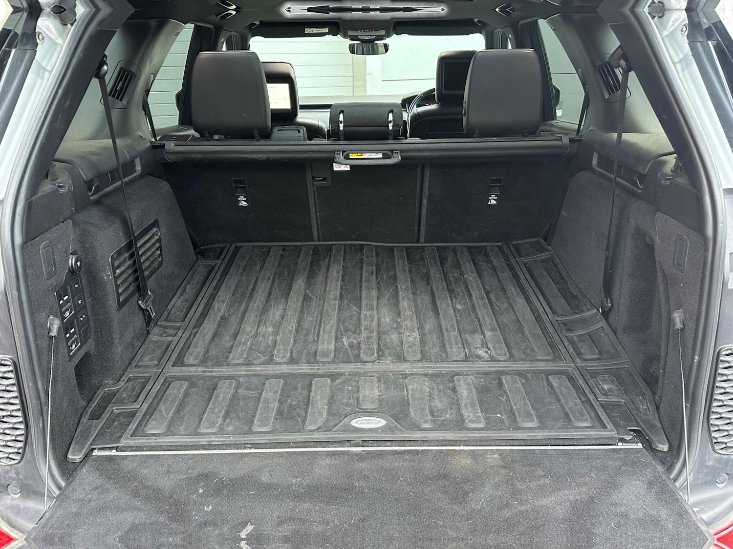 Used Land Rover Discovery 2018 for sale - 76743017: Photo 36