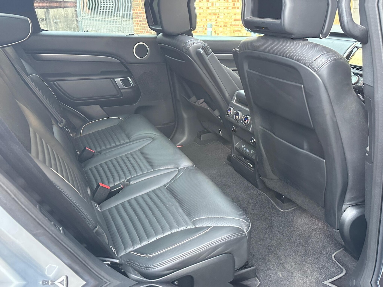 Used Land Rover Discovery 2018 for sale - 76743017: Photo 40