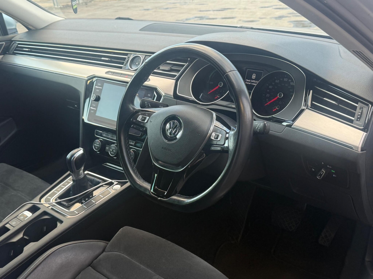 Used Volkswagen Passat 2018 for sale - 77637869: Photo 3