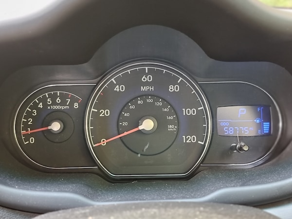 Used Hyundai i10 2012 for sale - 74854549: Photo 10
