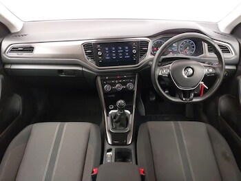 Used Volkswagen T-Roc 2018 for sale - 77761420: Photo