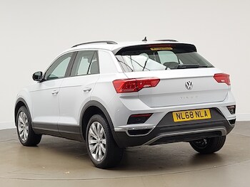 Used Volkswagen T-Roc 2018 for sale - 77761420: Photo