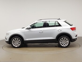 Used Volkswagen T-Roc 2018 for sale - 77761420: Photo